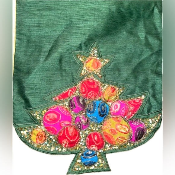 Beautiful Pier 1 Embroidered Beaded Tree Green Holiday Christmas Table Runner - Picture 2 of 7